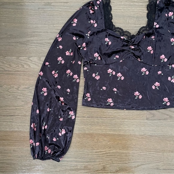 Cider Velvet Sweetheart Black Floral Lace Top - Picture 14 of 15